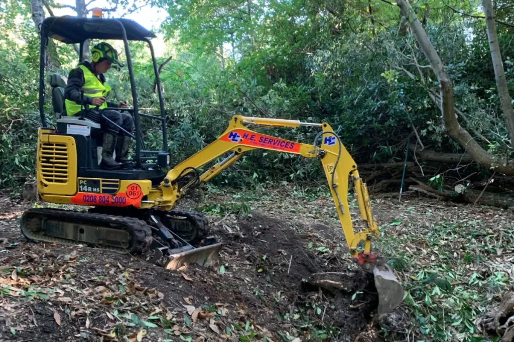 V1 Excavation - Komatsu PC14