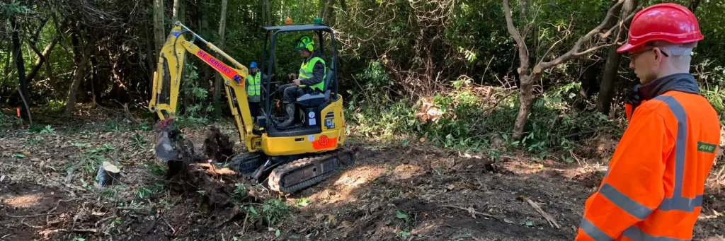 V1 Excavation - Komatsu PC14