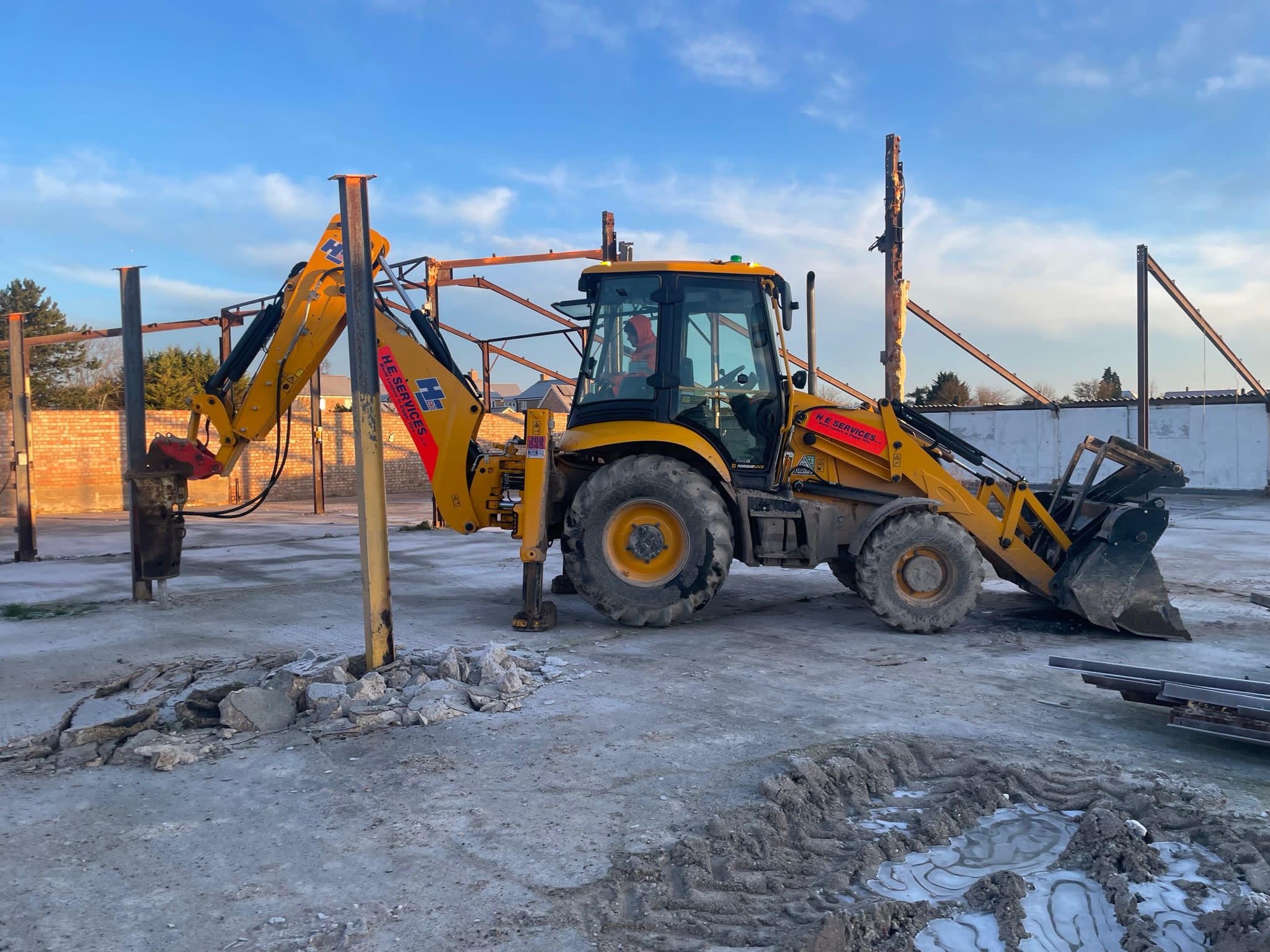 Choosing Backhoe Loader Hire for Your Project in Kent