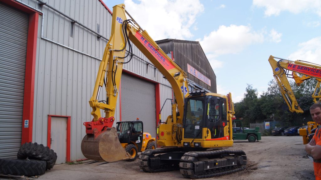 H. E. Services - Komatsu digger